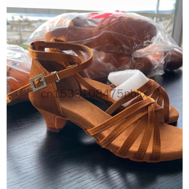 Women Shoes Kinds - Chaussures de danse latine en satin