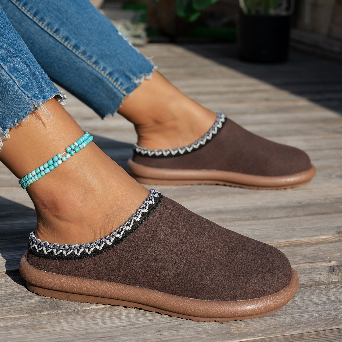 Pantoufles brodées pour femmes - Women'S Shoes In Wide Width avis et prix