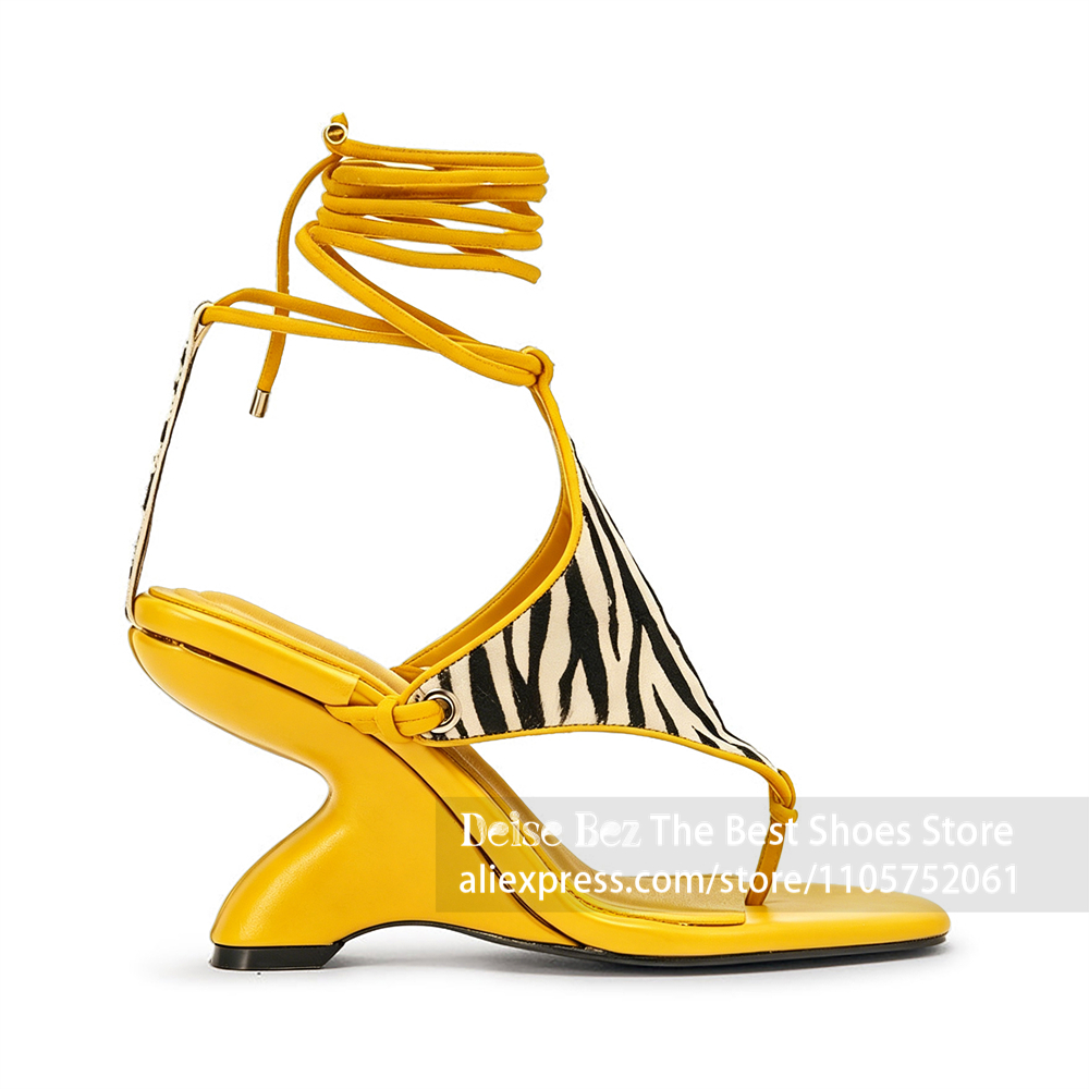 Sandales à talon sculptural im - Strappy Heeled Sandals avis et prix