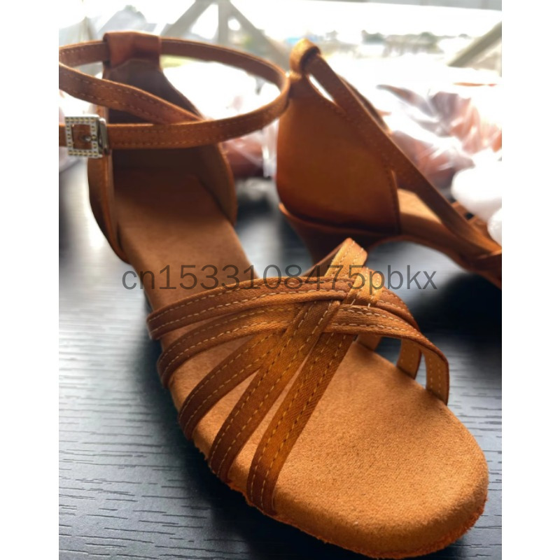 Chaussures de danse latine en  - Women Shoes Kinds avis et prix